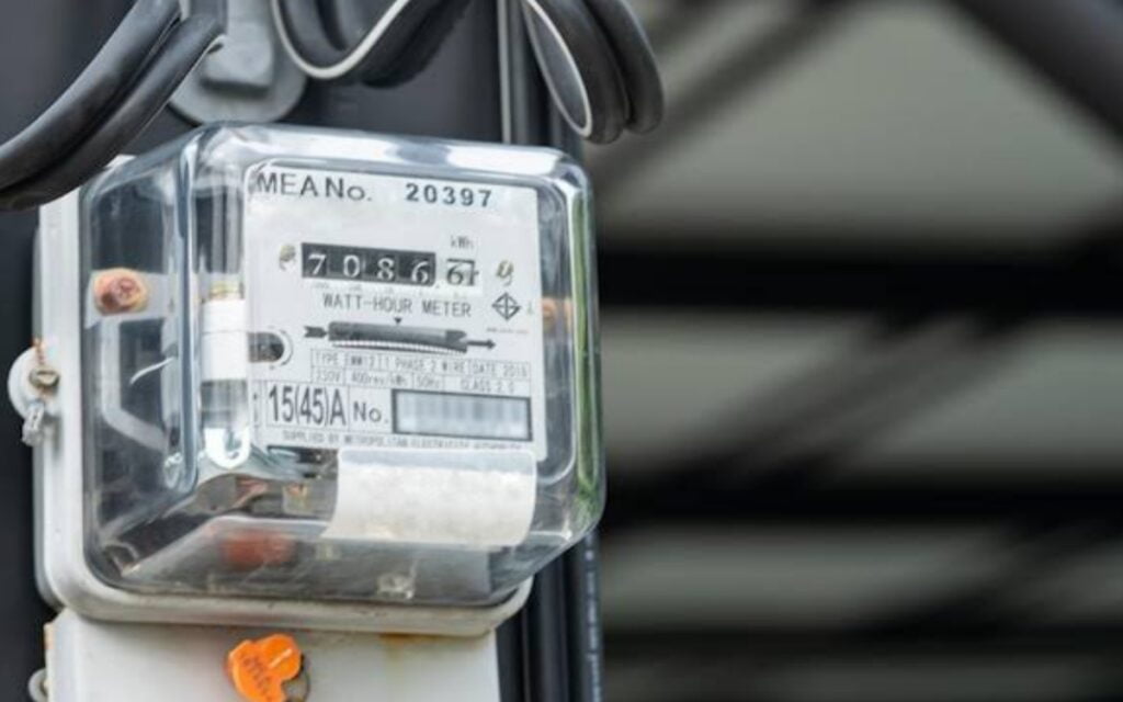 Electricity connection meter