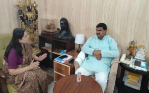 सांसद मेनका गांधी 