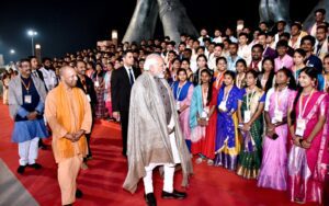 काशी तमिल संगमम् में मोदी और योगी