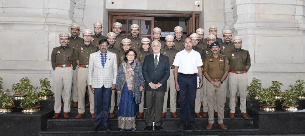 मुख्य सकीव के साथ ट्रेनी IPS Oficers