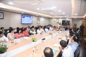 दिल्ली में राष्ट्रीय राजमार्ग परियोजनाओं की प्रगति की समीक्षा: